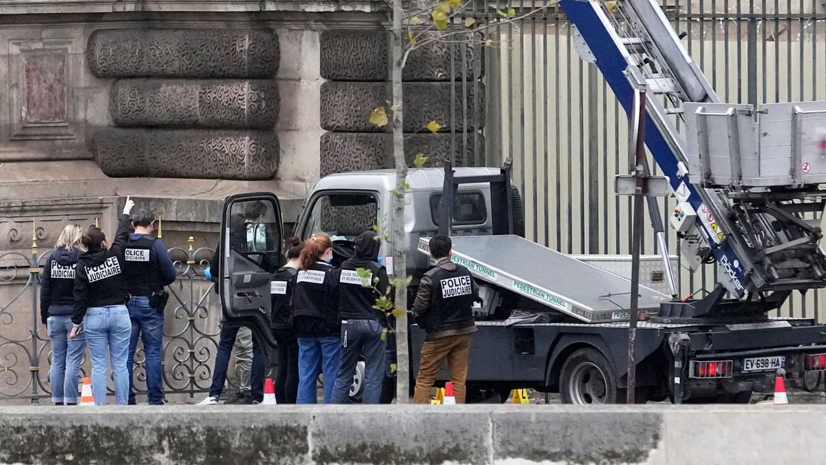 Frankreich: Nach Louvre-Einbruch – Polizei nimmt zwei Verdächtige fest