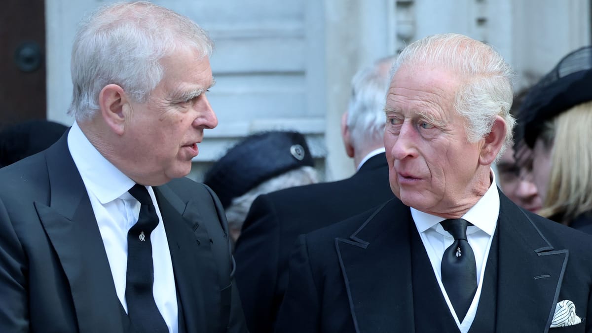 König Charles III. nimmt Bruder Andrew Prinzentitel weg