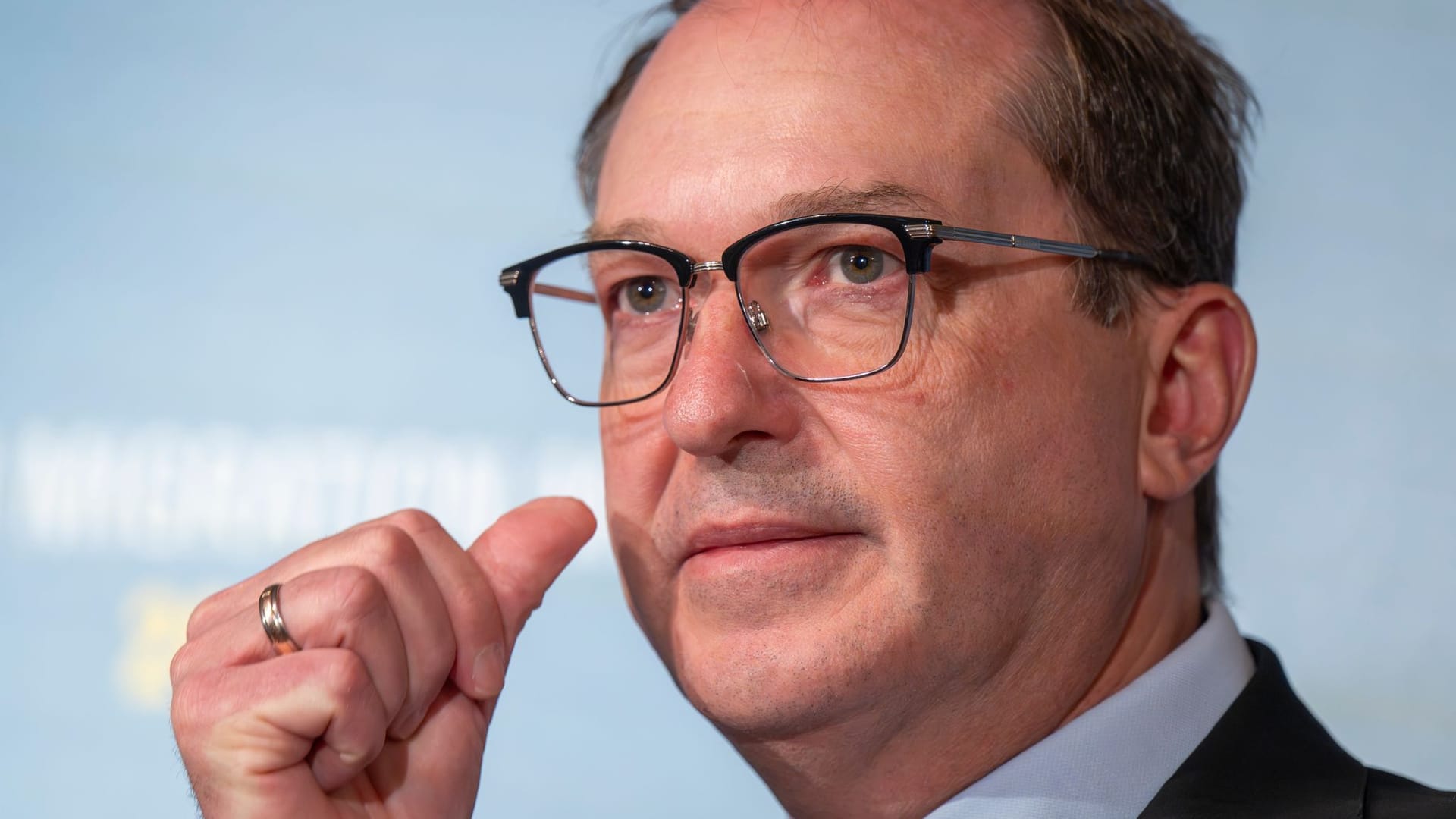 urn:newsml:dpa.com:20090101:251004-911-019408 urn:newsml:dpa.com:20090101:251004-911-019408