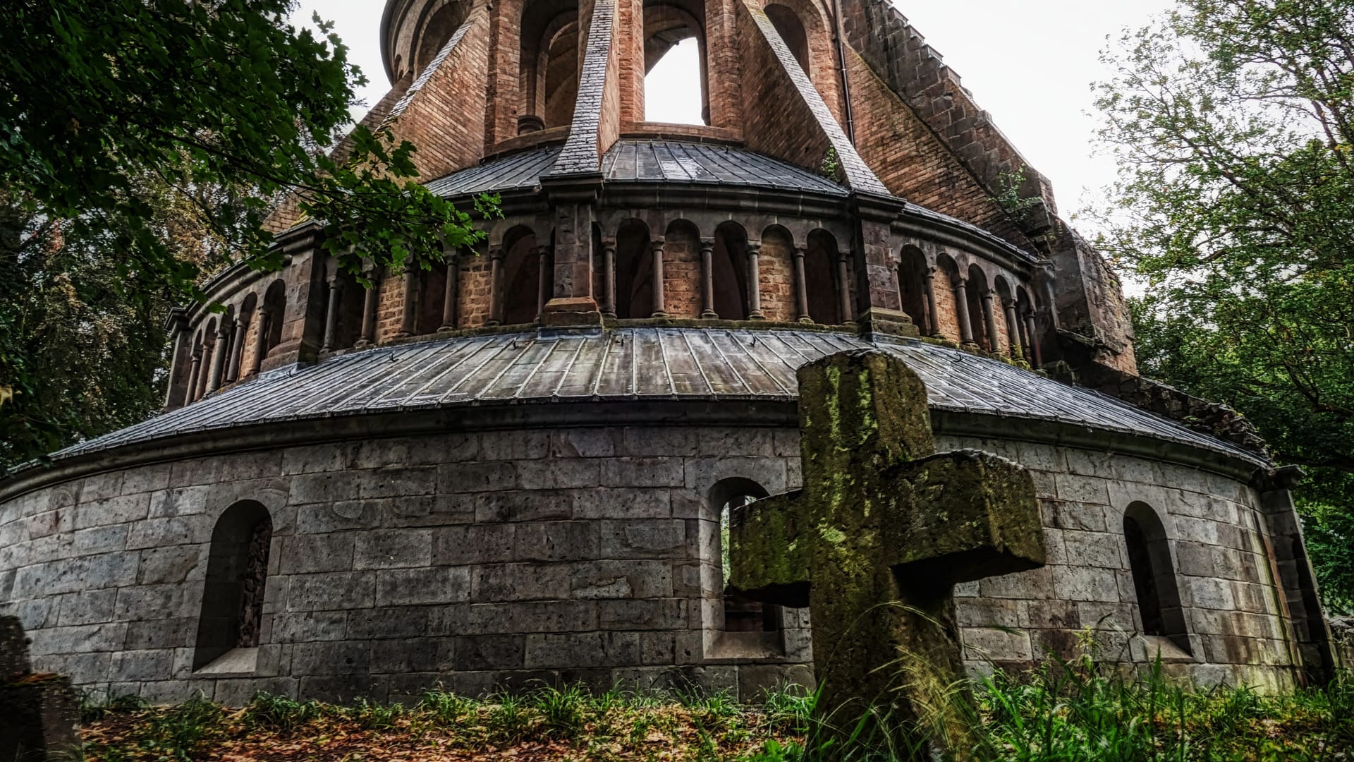 Die Klosterruine Heisterbach: Das Gelände ist auch im Herbst sehr atmosphärisch.