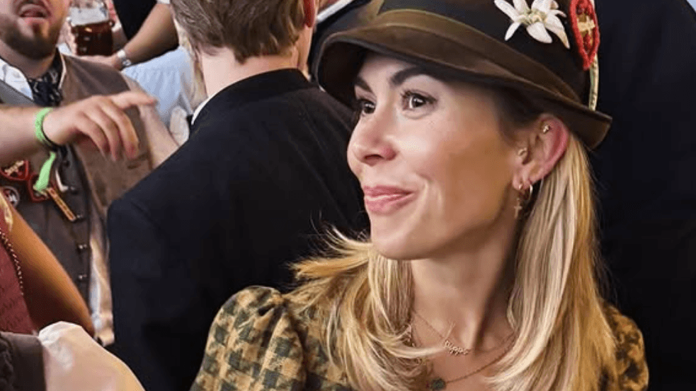 Charlotte Rummenigge: Sie ist wieder in festen Händen. Charlotte Rummenigge: Sie ist wieder in festen Händen.