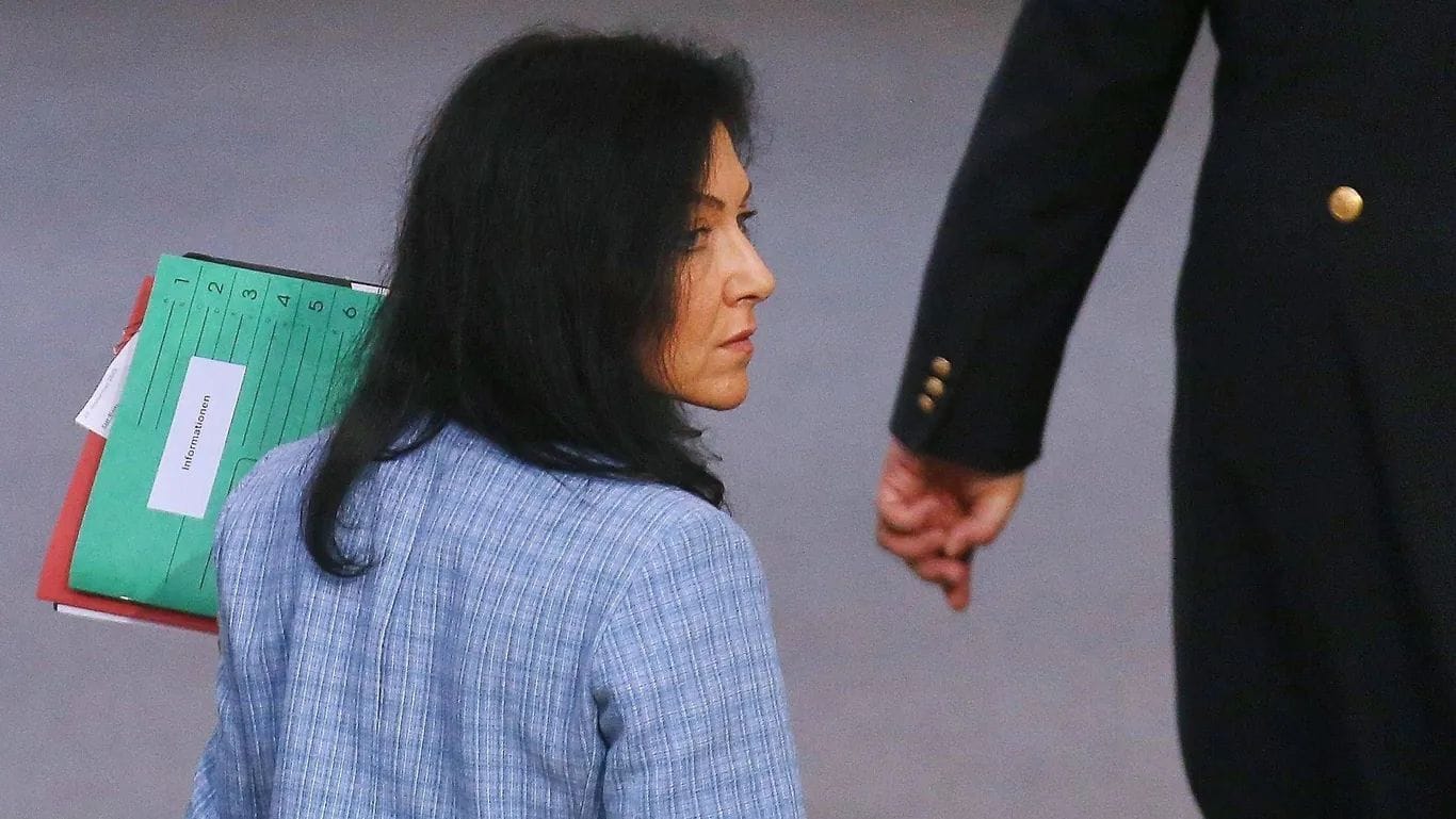 Energieministerin Katherina Reiche hat der Heizungsbranche den Rücken gekehrt. Energieministerin Katherina Reiche hat der Heizungsbranche den Rücken gekehrt.