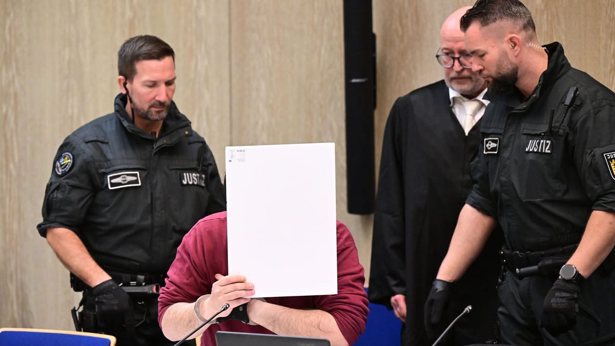 Prozessauftakt nach Todesfahrt – Angeklagter erklärt sich