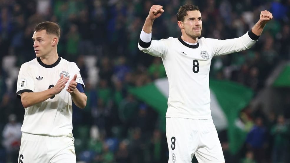 Leon Goretzka (r.) neben Joshua Kimmich: Die Nationalelf holte einen wichtigen Sieg in Nordirland.