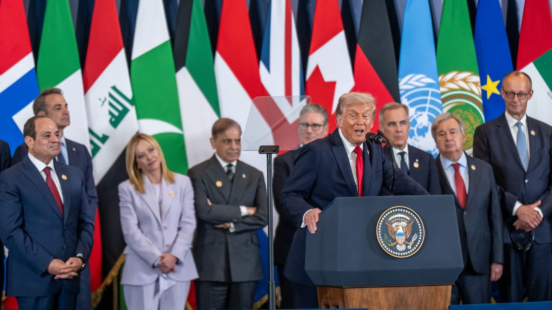 urn:newsml:dpa.com:20090101:251013-911-022327