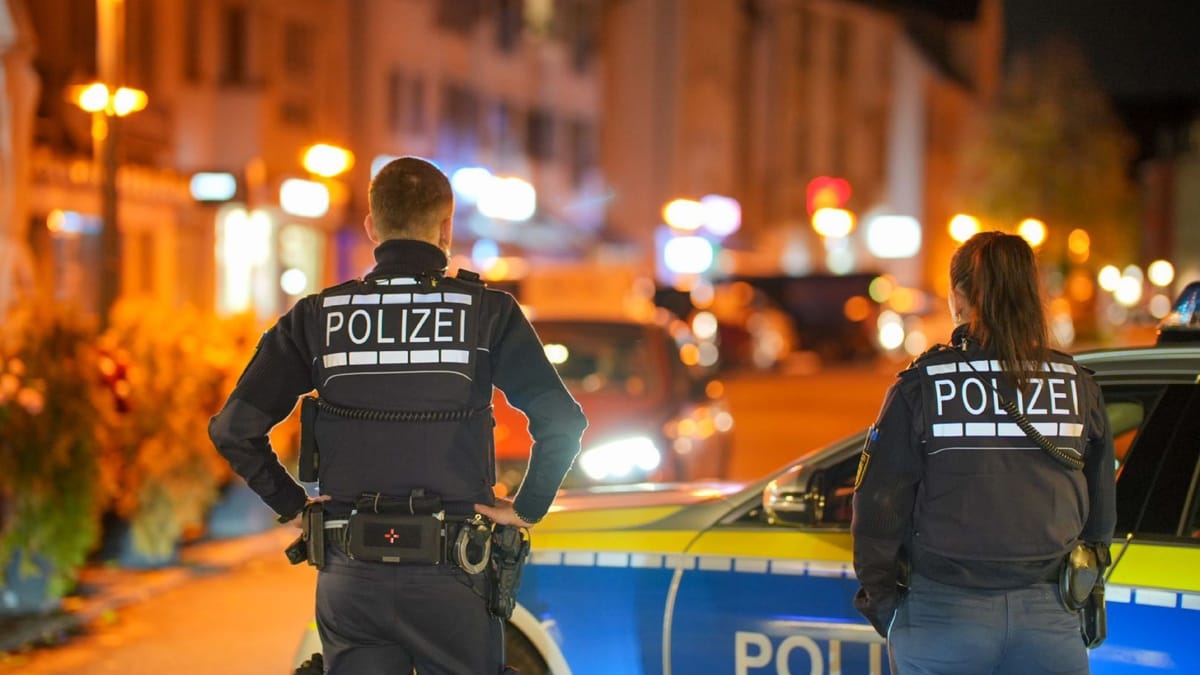 Stuttgart: Mutmaßlicher Messerangriff – Polizei fahndet nach Täter