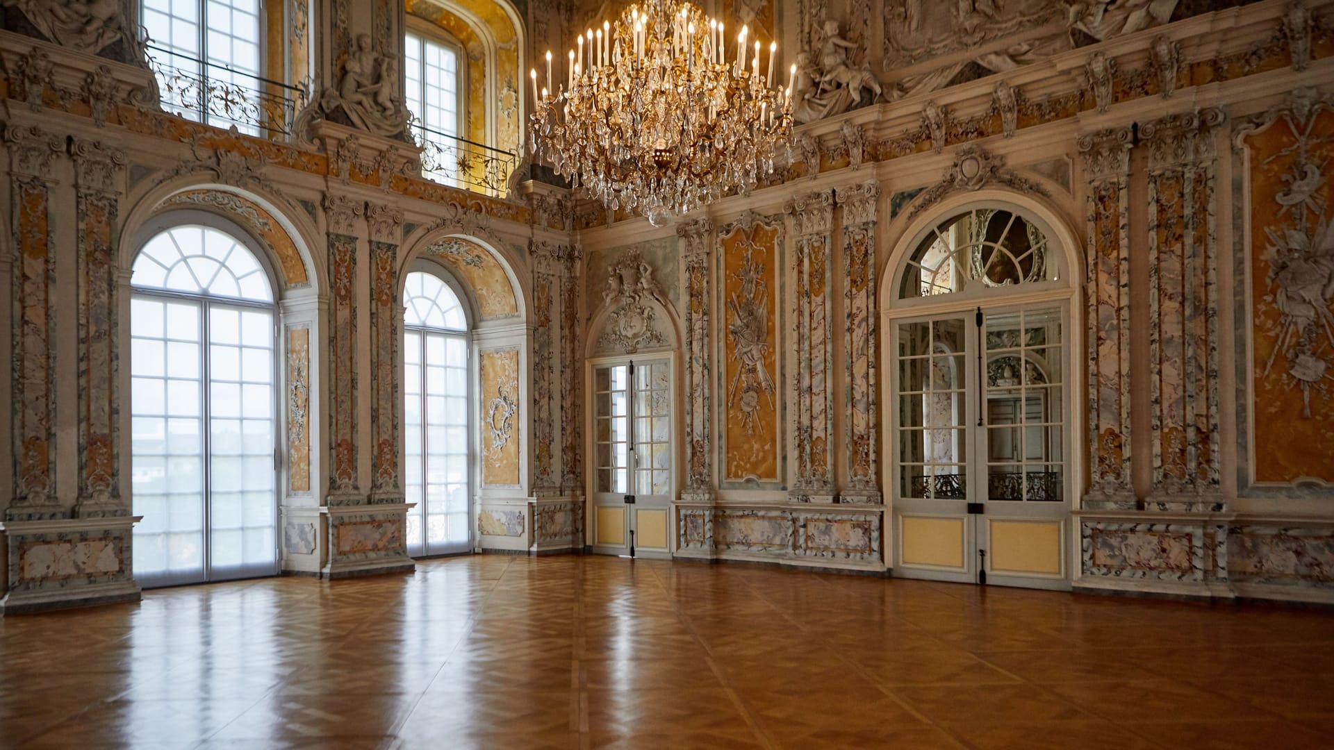 Brühl - Serie "Zeitreise"- Schloss Augustusburg in Brühl Brühl - Serie "Zeitreise"- Schloss Augustusburg in Brühl