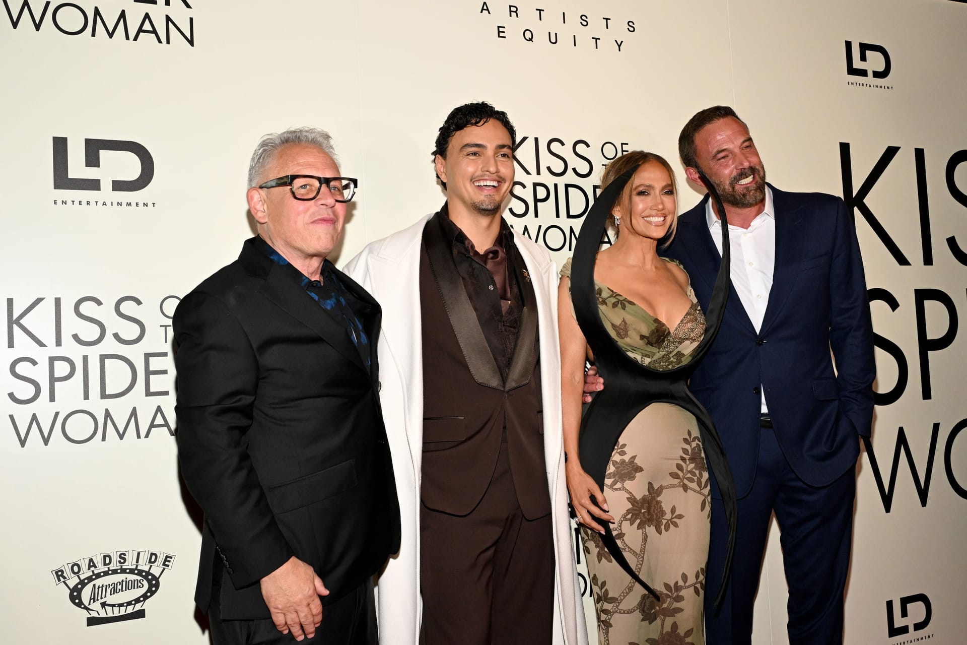 Premierenfeier in New York City: Bill Condon, Tonatiuh, Jennifer Lopez und Ben Affleck