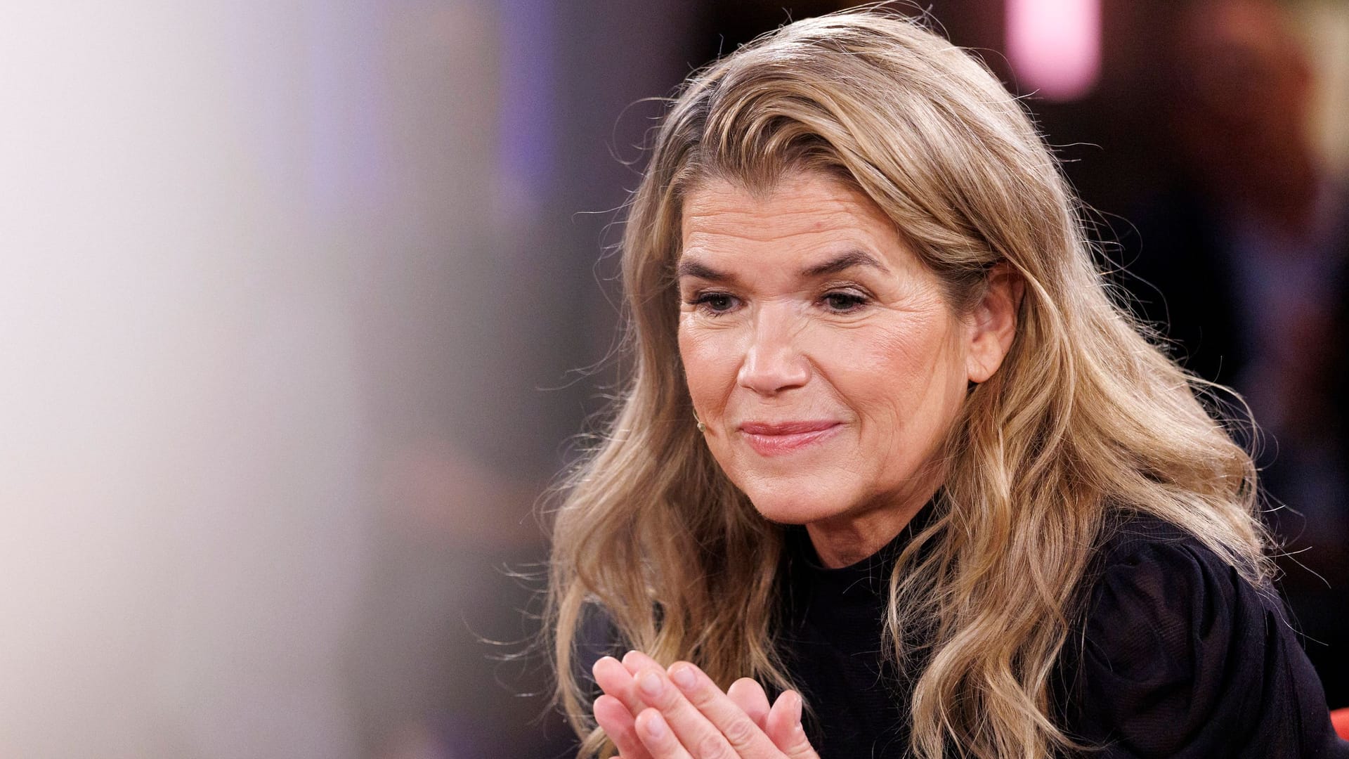 Anke Engelke: Die Komikerin hat ein Praktikum bei der Deutschen Bahn absolviert.