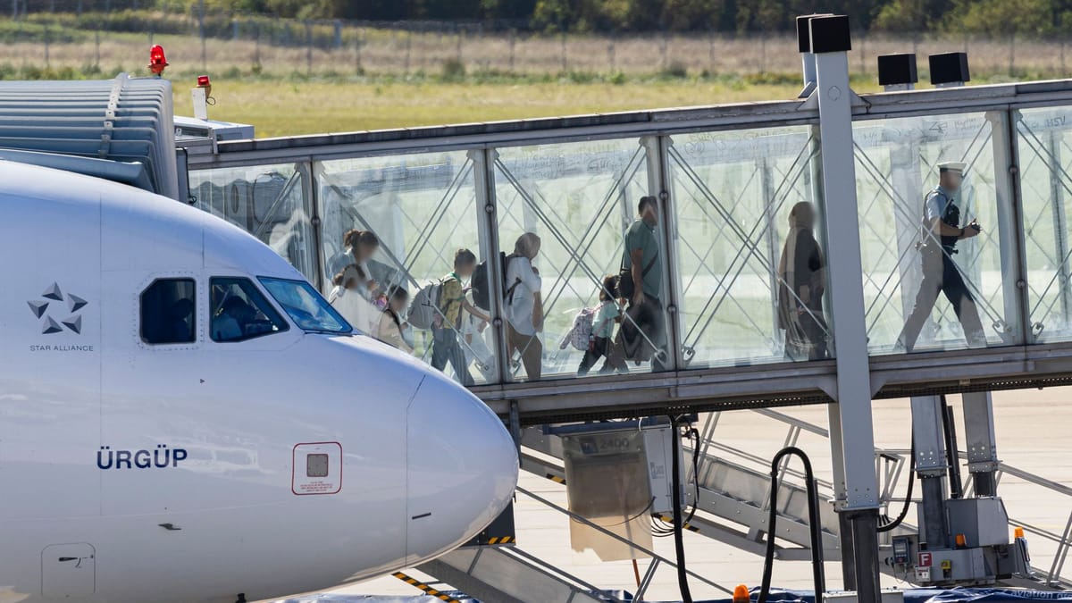 Flug mit Afghanen soll in Deutschland gelandet sein