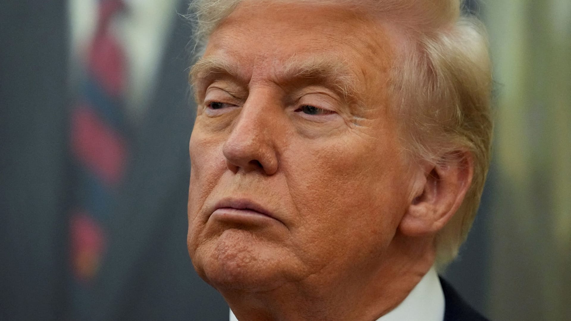 US-Präsident Donald Trump droht mit Massenentlassungen: Schuld sollen die Demokraten sein. US-Präsident Donald Trump droht mit Massenentlassungen: Schuld sollen die Demokraten sein.