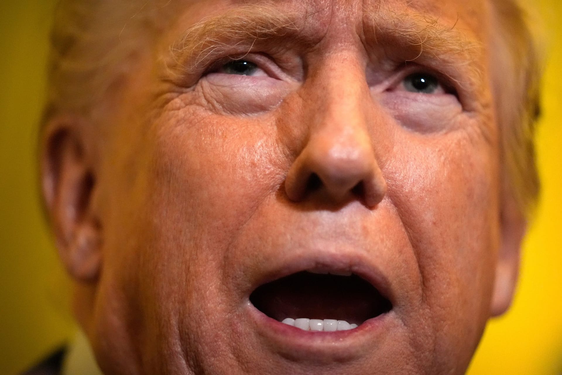 urn:newsml:dpa.com:20090101:251020-99-378495 urn:newsml:dpa.com:20090101:251020-99-378495