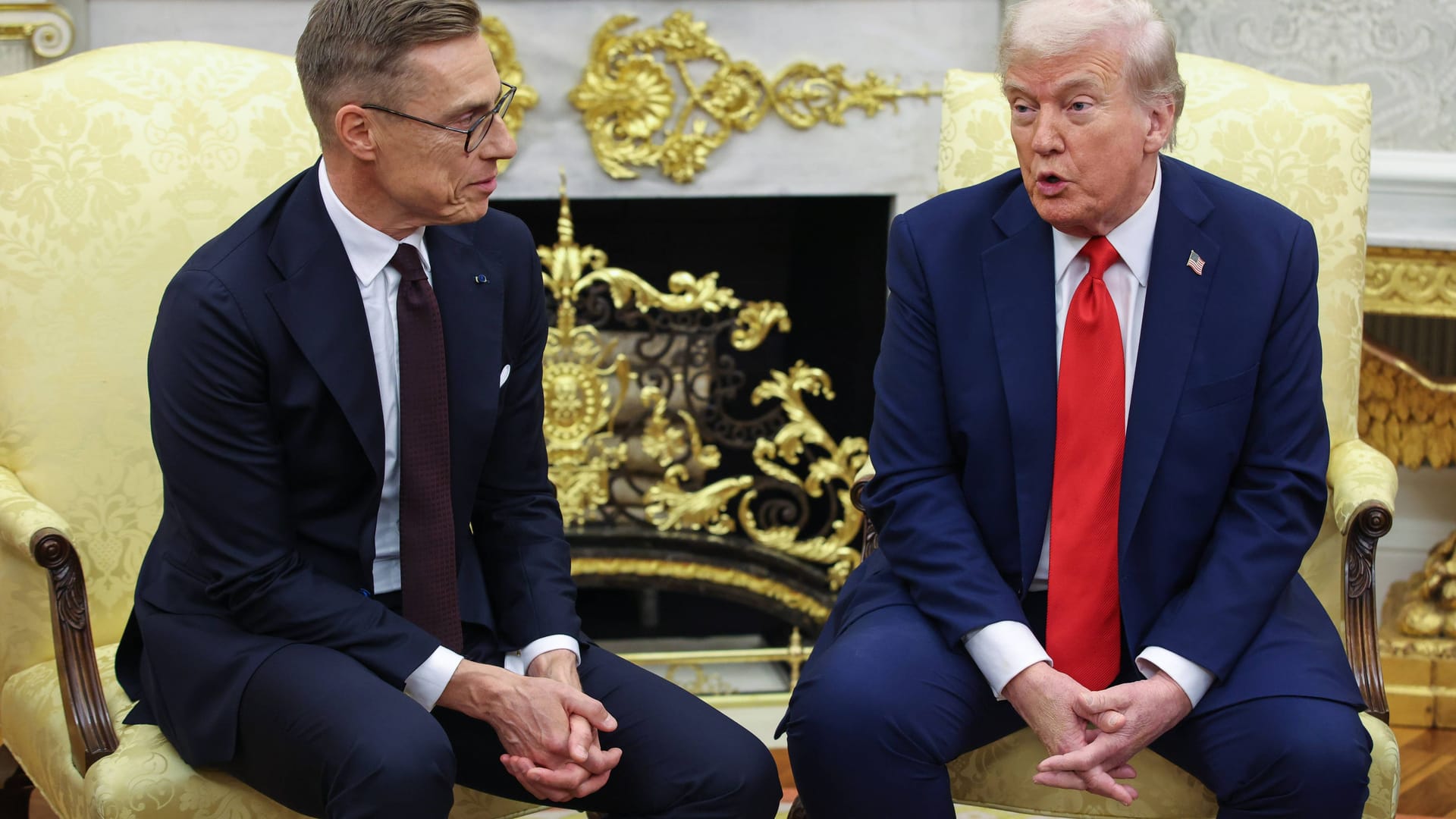 Trump mit dem finnischen Präsidenten Alexander Stubb (l.) im Oval Office. Trump mit dem finnischen Präsidenten Alexander Stubb (l.) im Oval Office.