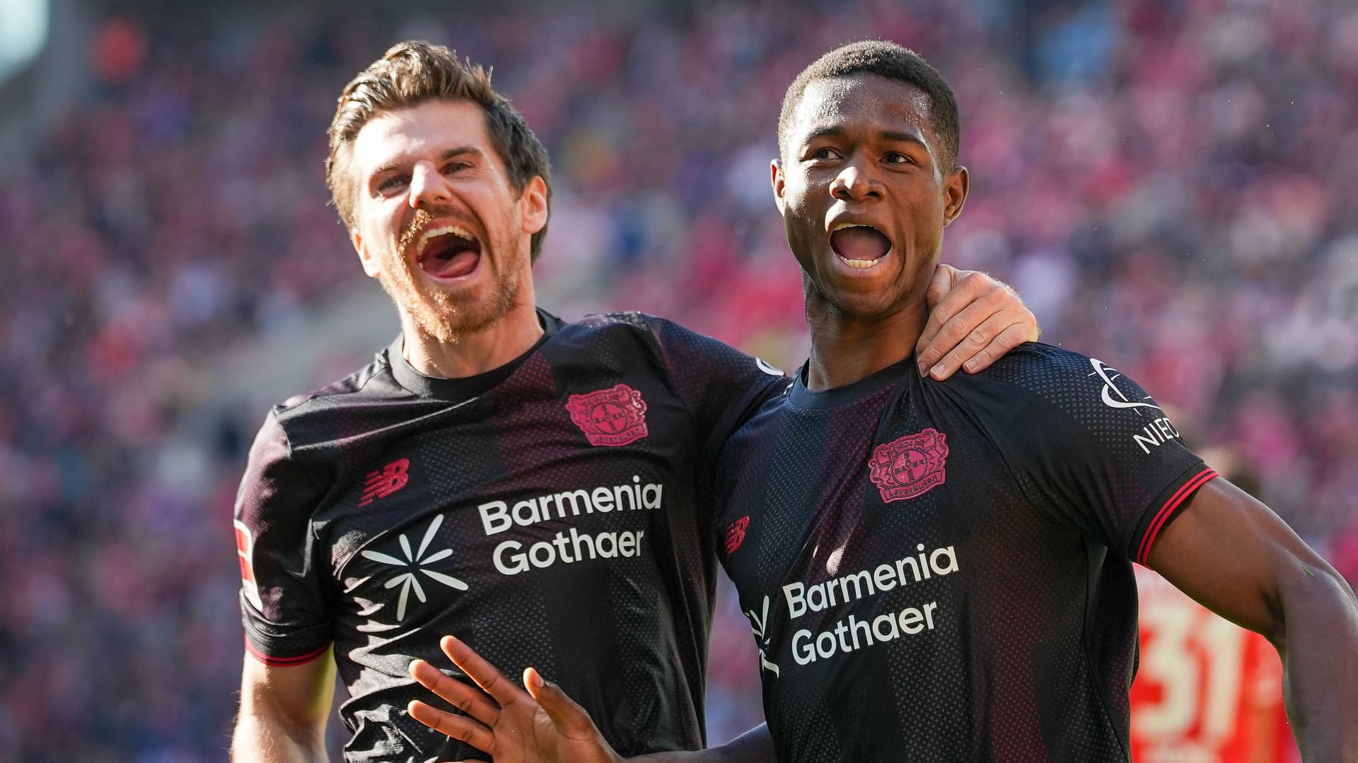 Jonas Hofmann (l.) und Christian Kofane: Leverkusen ist unter den aktuell besten fünf deutschen Klubs. Jonas Hofmann (l.) und Christian Kofane: Leverkusen ist unter den aktuell besten fünf deutschen Klubs.