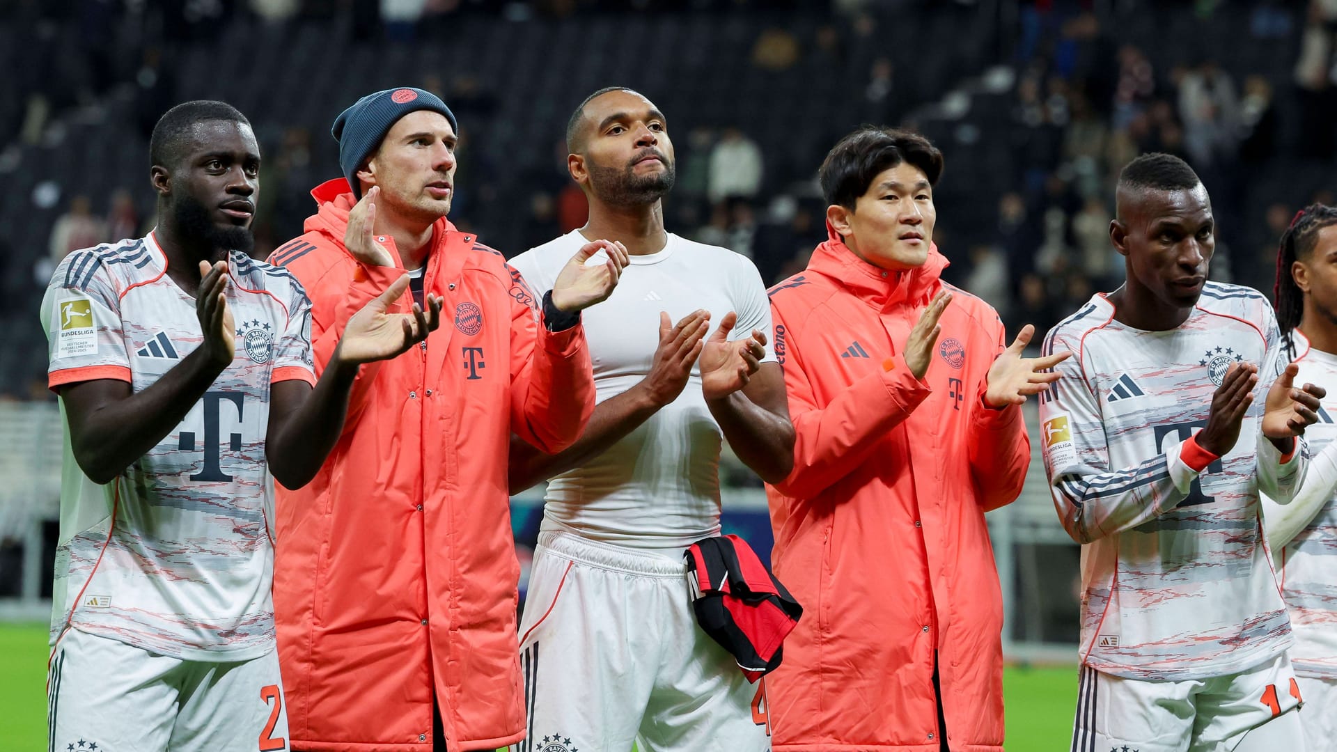 Gegen Eintracht Frankfurt behauptet sich der FC Bayern wieder einmal, ist dabei von Anfang an die bessere Mannschaft. Vor allem Luis Díaz weiß zu überzeugen. Die Einzelkritik.