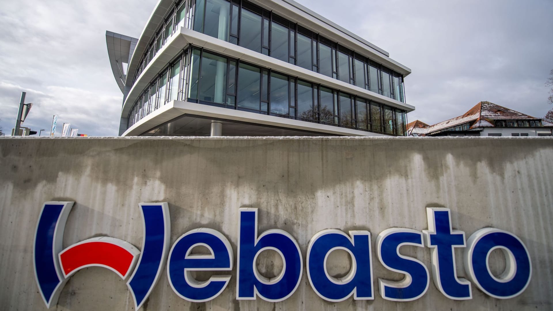 urn:newsml:dpa.com:20090101:251014-935-890907 urn:newsml:dpa.com:20090101:251014-935-890907