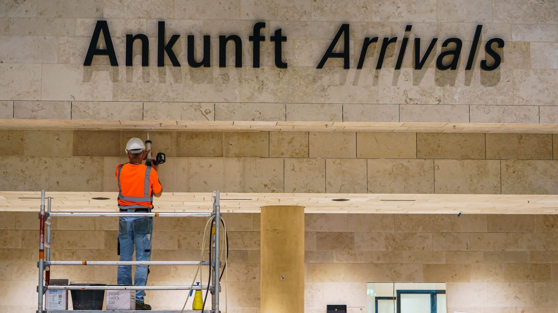 Pressetermin am neuen Frankfurter Flughafenterminal 3