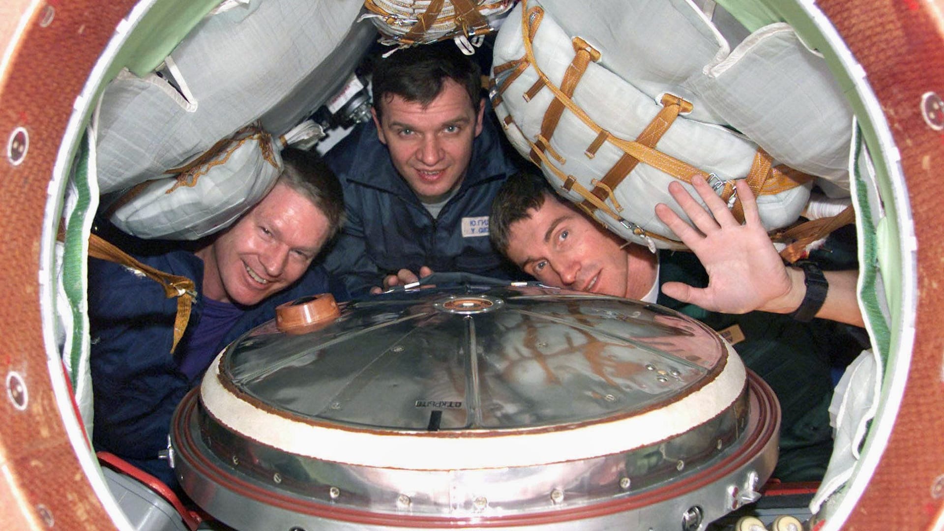 25 Jahre Crew auf der Internationalen Raumstation ISS 25 Jahre Crew auf der Internationalen Raumstation ISS