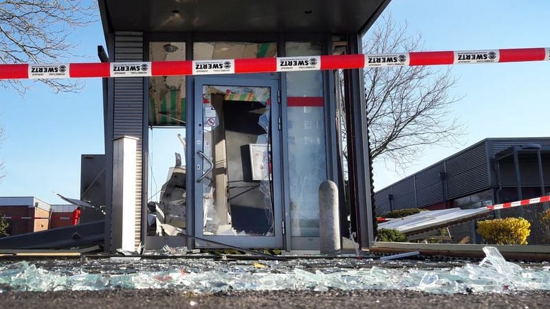 urn:newsml:dpa.com:20090101:251013-935-888545