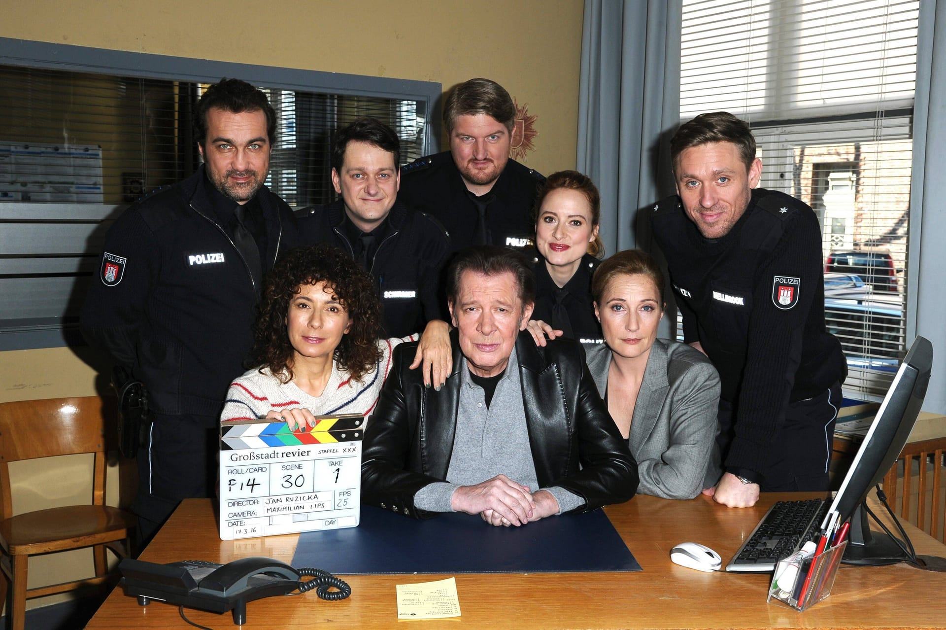 "Großstadtrevier": Jens Münchow, Maria Ketikidou, Sven Fricke, Jan Fedder, Marc Zwinz, Wanda Perdelwitz, Saskia Fischer und Peter Fieseler.