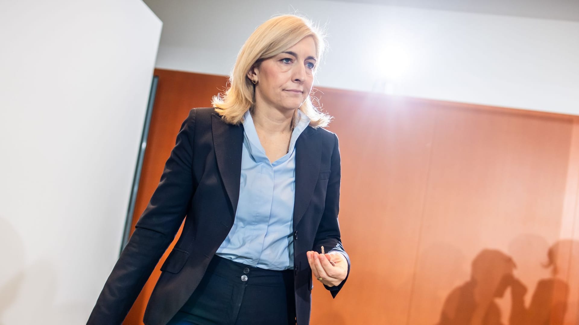 urn:newsml:dpa.com:20090101:251015-911-008242 urn:newsml:dpa.com:20090101:251015-911-008242