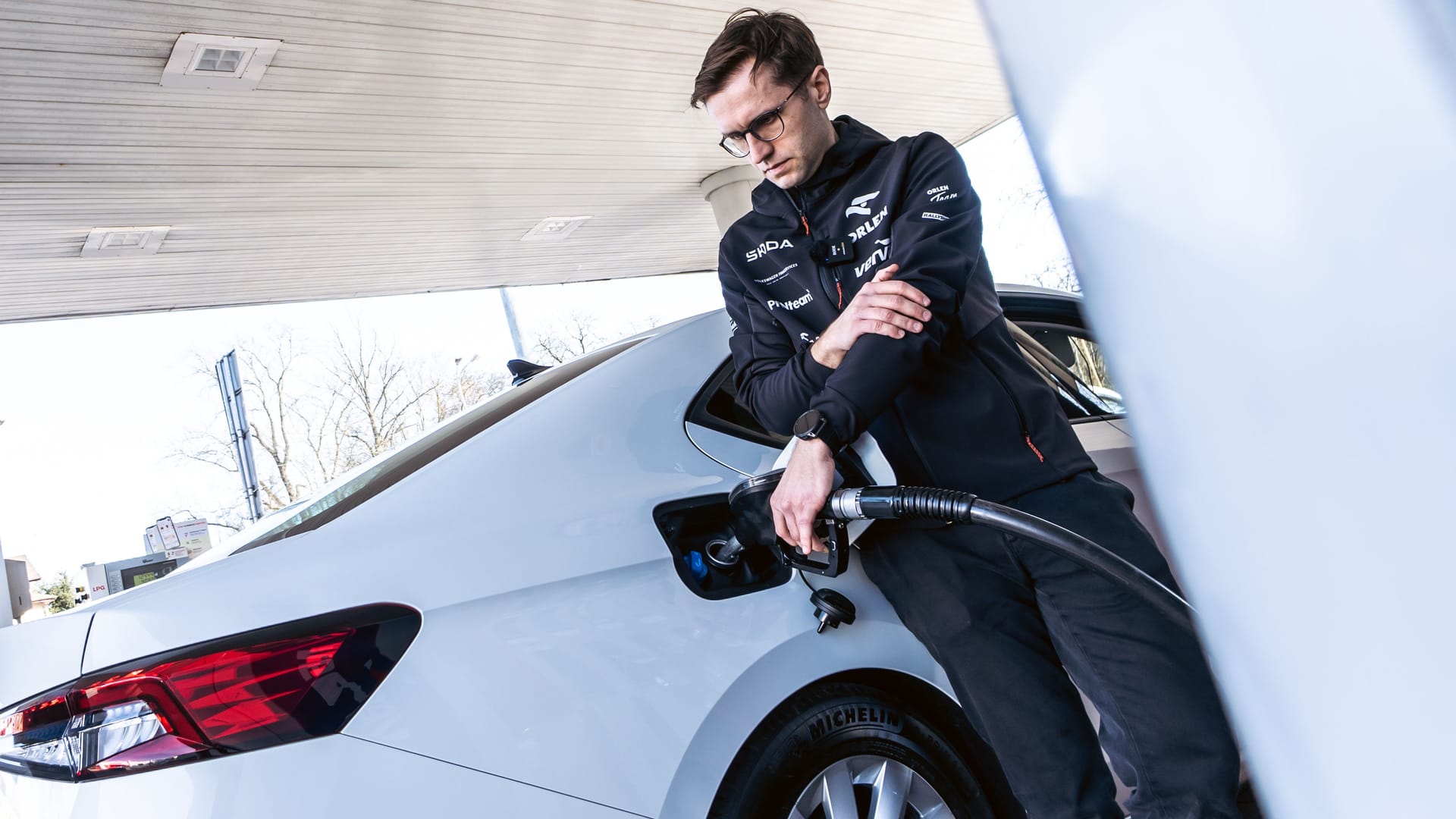 An der Zapfsäule: Tanken war erst am Ende der Tour wieder angesagt.