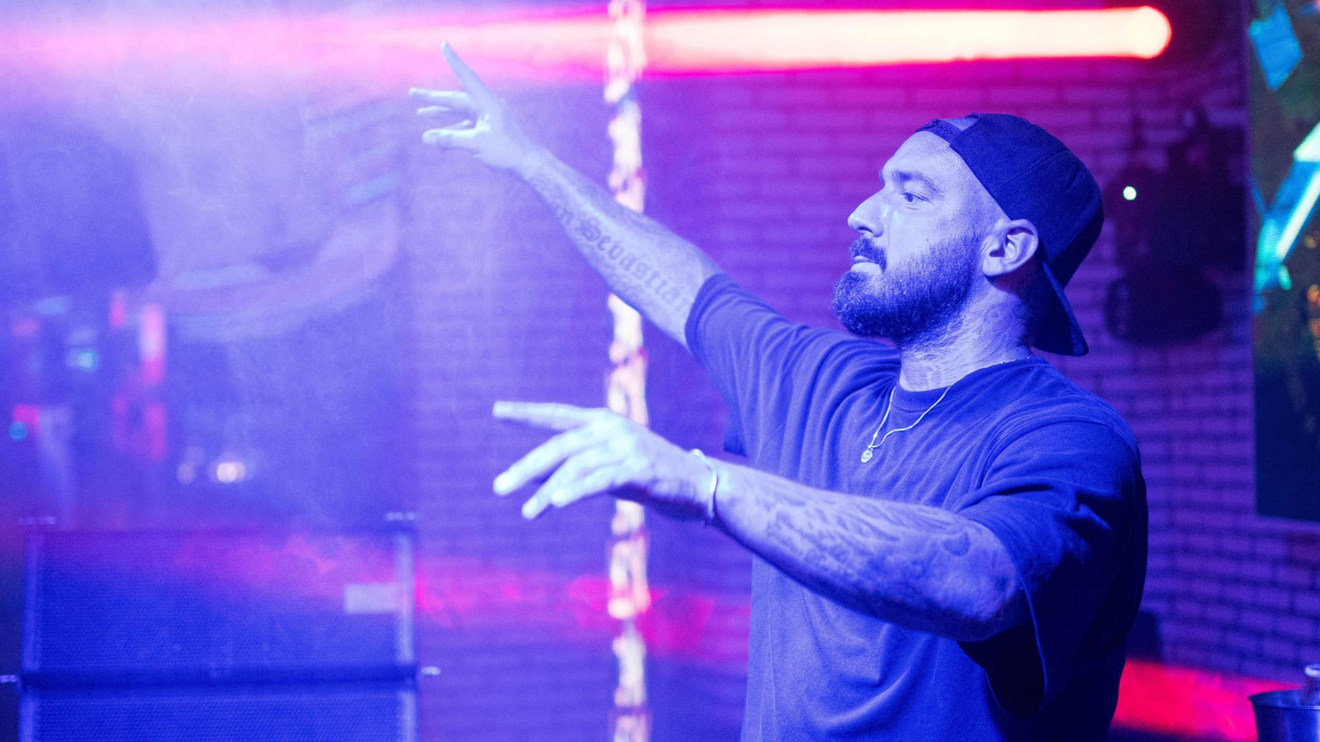 Jan Leyk bei einem Auftritt (Archivfoto): Der Verkehr in Hamburg hat den 40-Jährigen zur Weißglut getrieben.