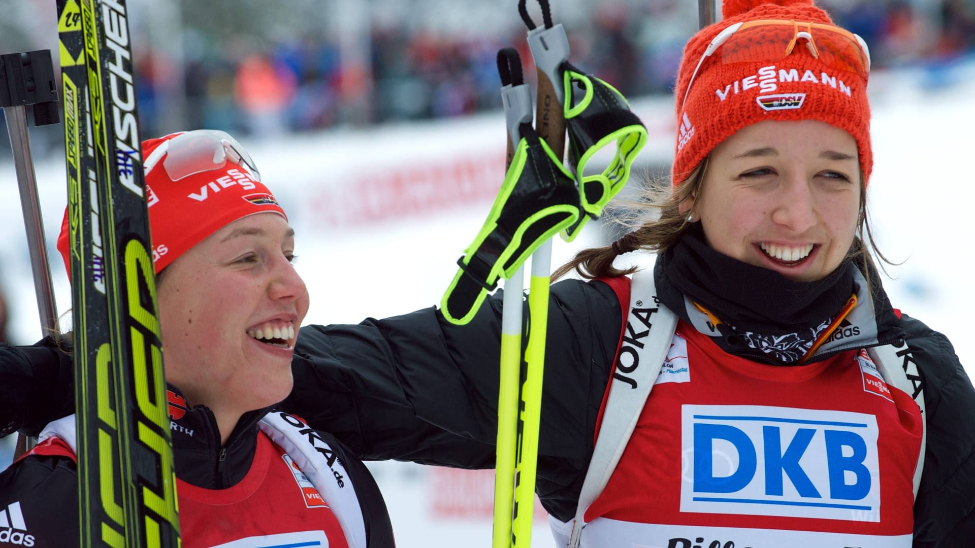 Franziska Preuß (rechts) mit Laura Dahlmeier: Die beiden Biathletinnen waren befreundet.