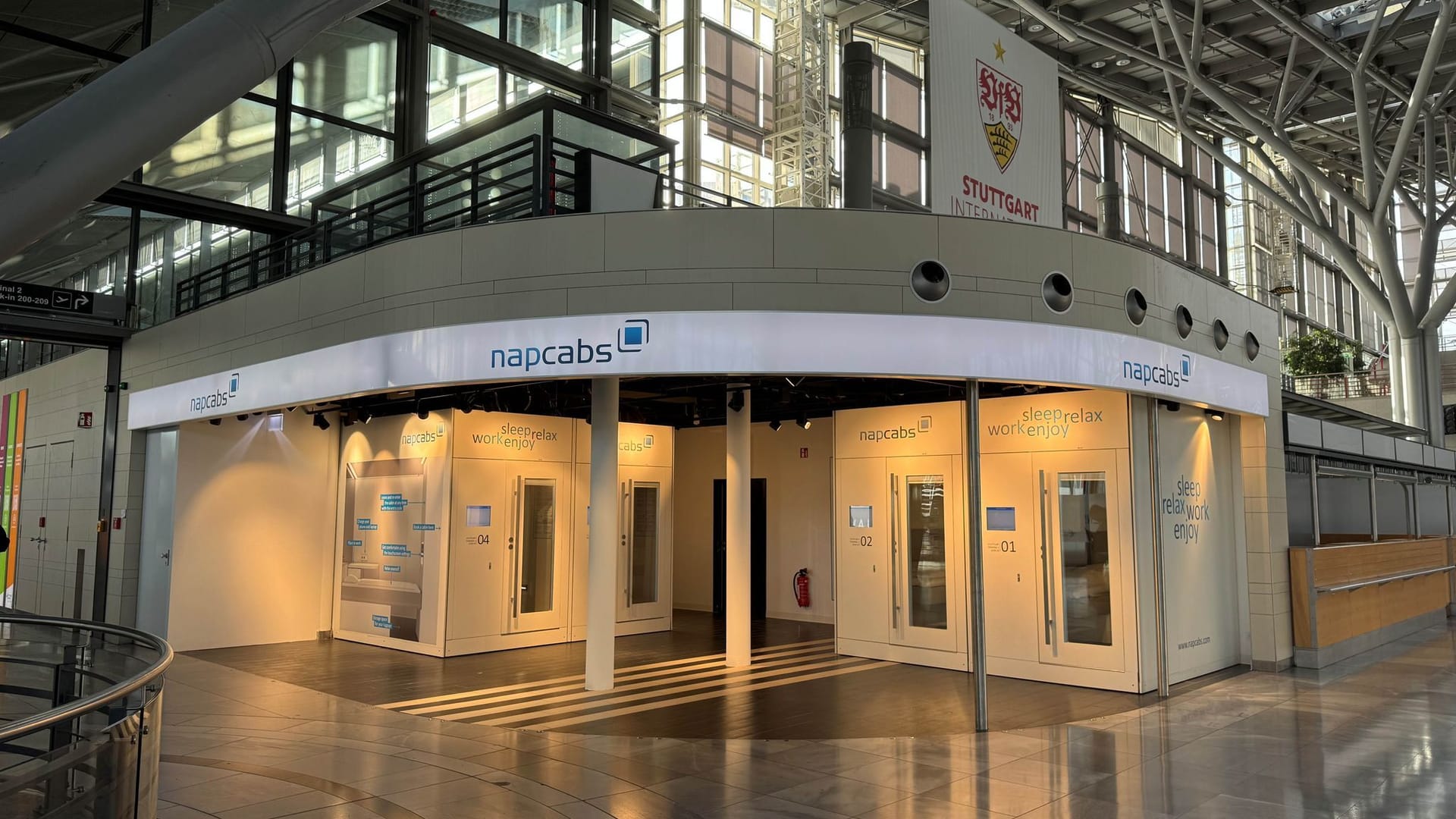 Neue Schlafkabinen am Stuttgarter Flughafen Neue Schlafkabinen am Stuttgarter Flughafen