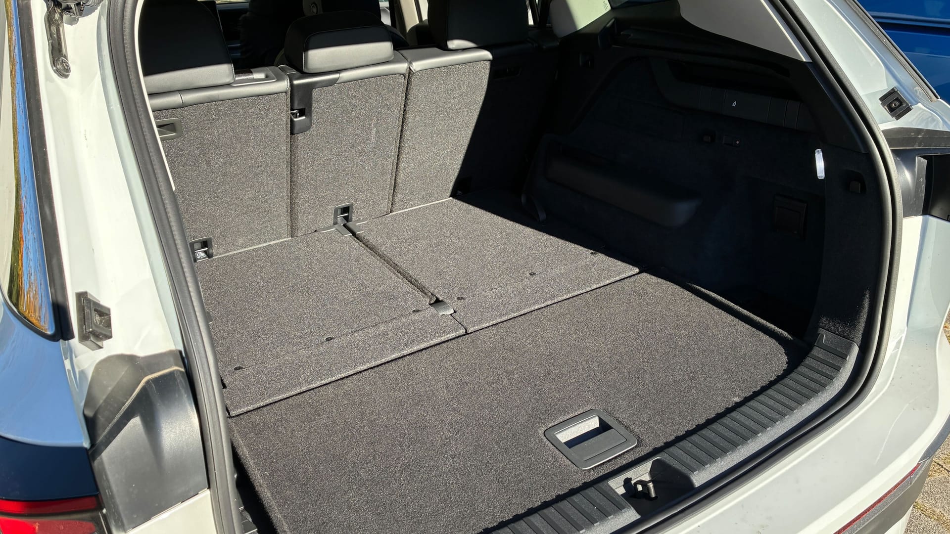 Geräumig: Der Kofferraum wartet mit sauberer Verarbeitung und viel Platz auf. Die zusätzlichen Sitze sind optional.