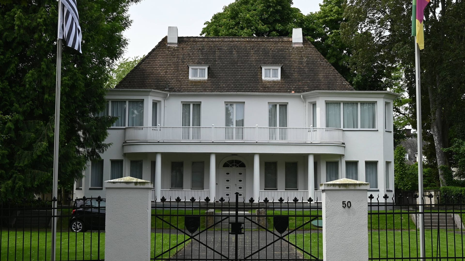 Eine Villa im Kölner Villenvorort Marienburg (Symbolfoto): Stört sich jemand an der Ruhe im Veedel? Eine Villa im Kölner Villenvorort Marienburg (Symbolfoto): Stört sich jemand an der Ruhe im Veedel?
