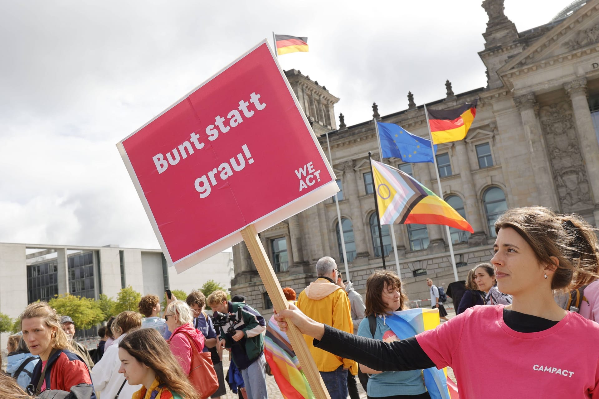 Demonstration vor dem Bundestag in Berlin.