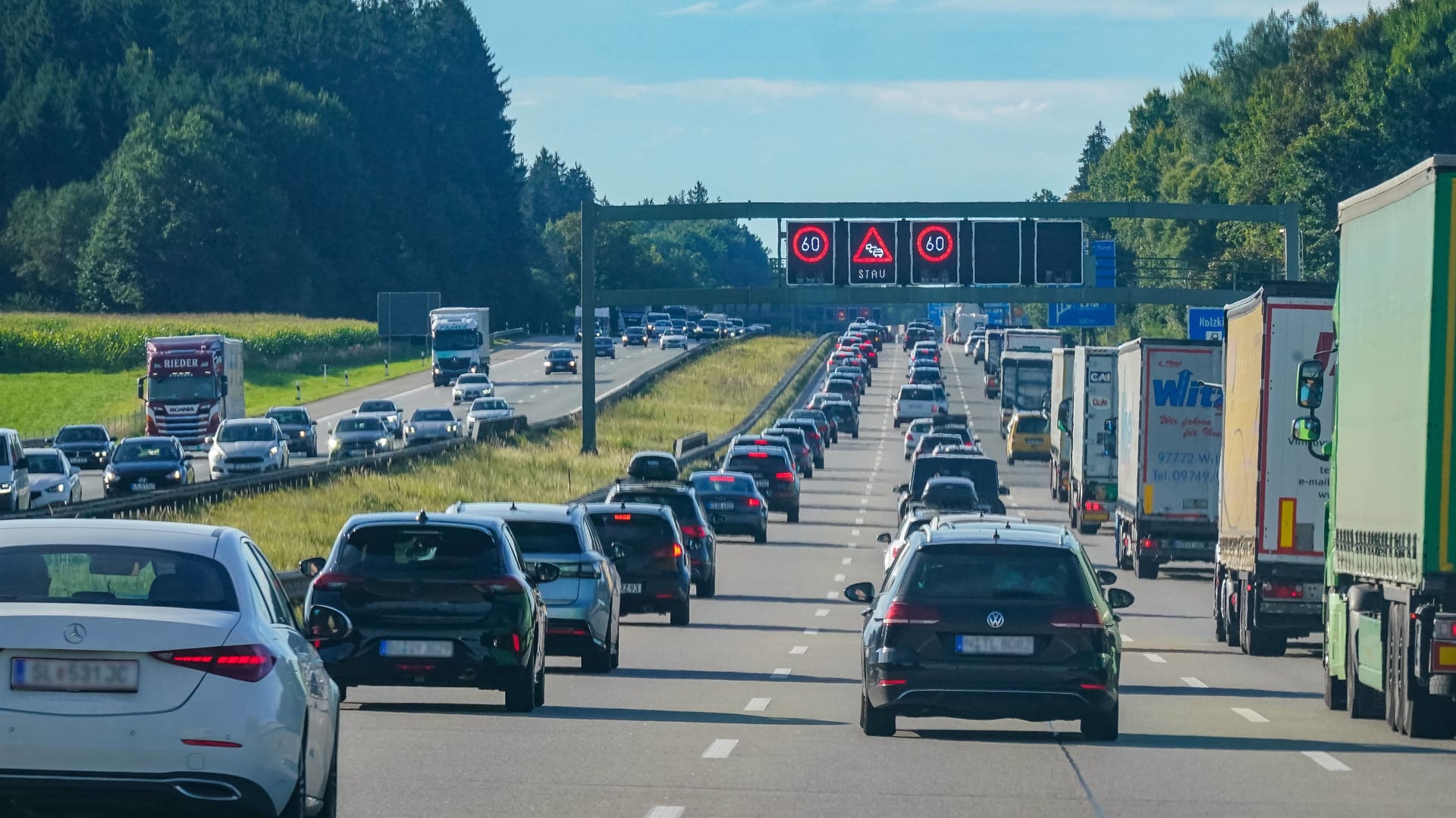 Wichtig auf langen Strecken: Ladetempo und Reichweite sollten zum Fahrerprofil passen. Wichtig auf langen Strecken: Ladetempo und Reichweite sollten zum Fahrerprofil passen.