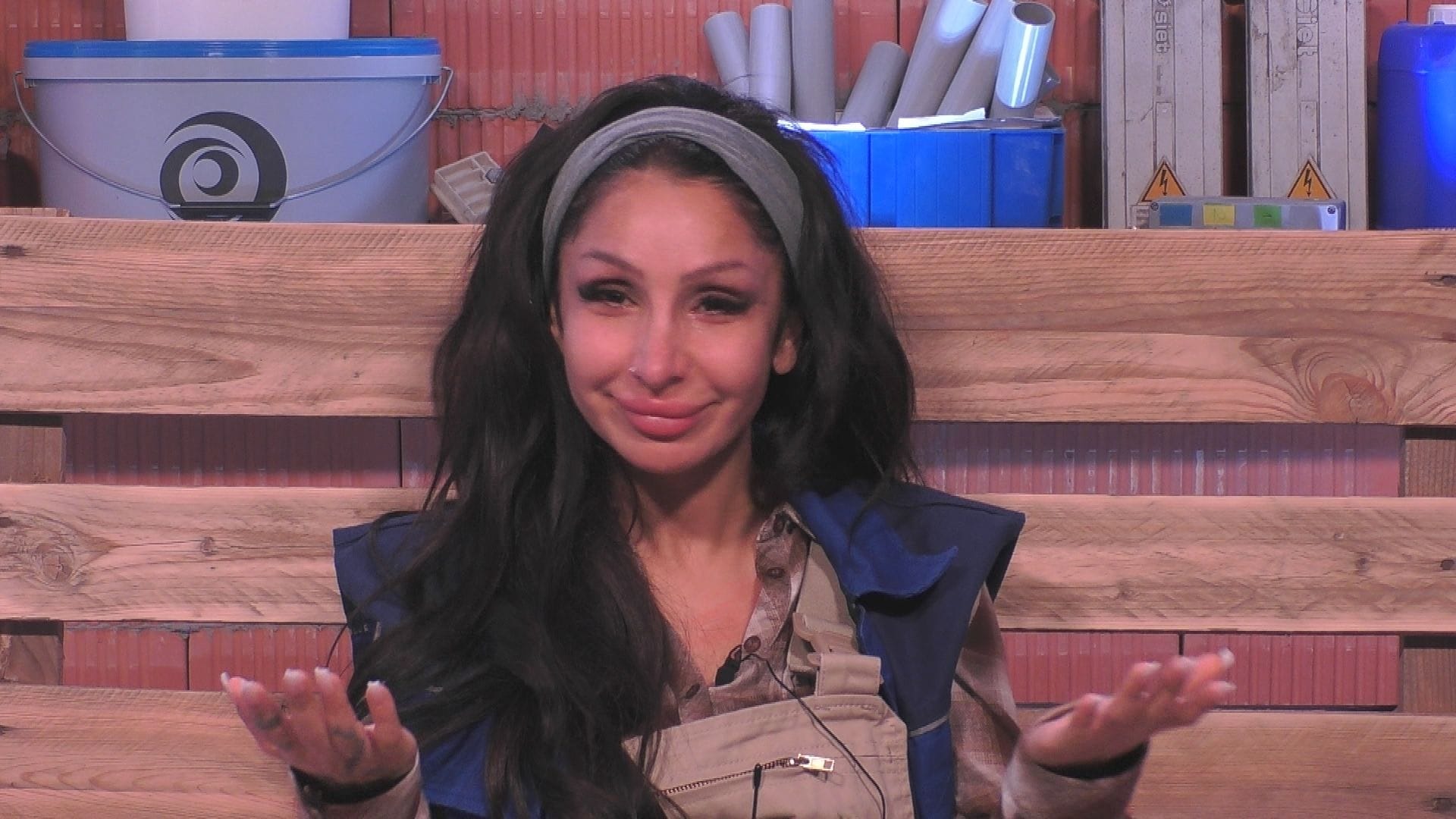 Pinar Sevim will gehen. Pinar Sevim will gehen.