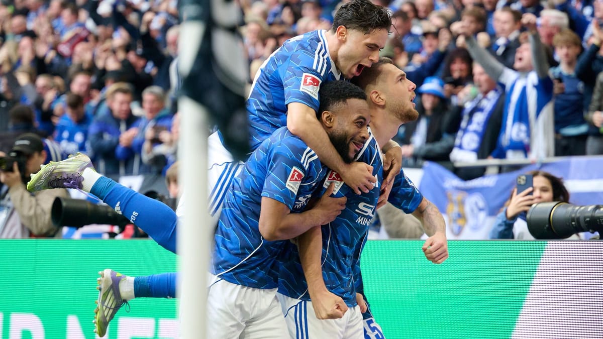 2. Bundesliga: Schalke springt auf Platz eins – Rückschlag für Hannover