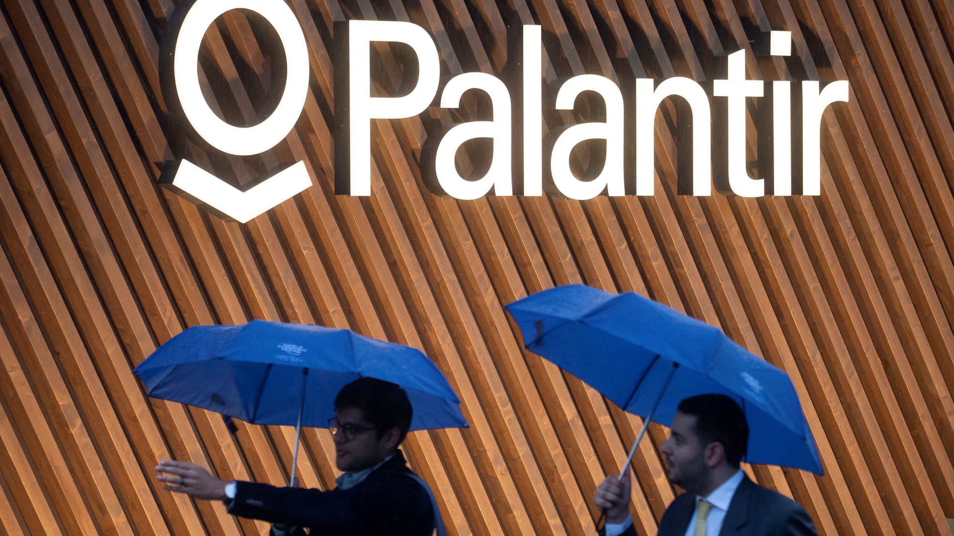 Logo von Palantir: Das Unternehmen verkauft seine Software weder an Russland noch China. Logo von Palantir: Das Unternehmen verkauft seine Software weder an Russland noch China.