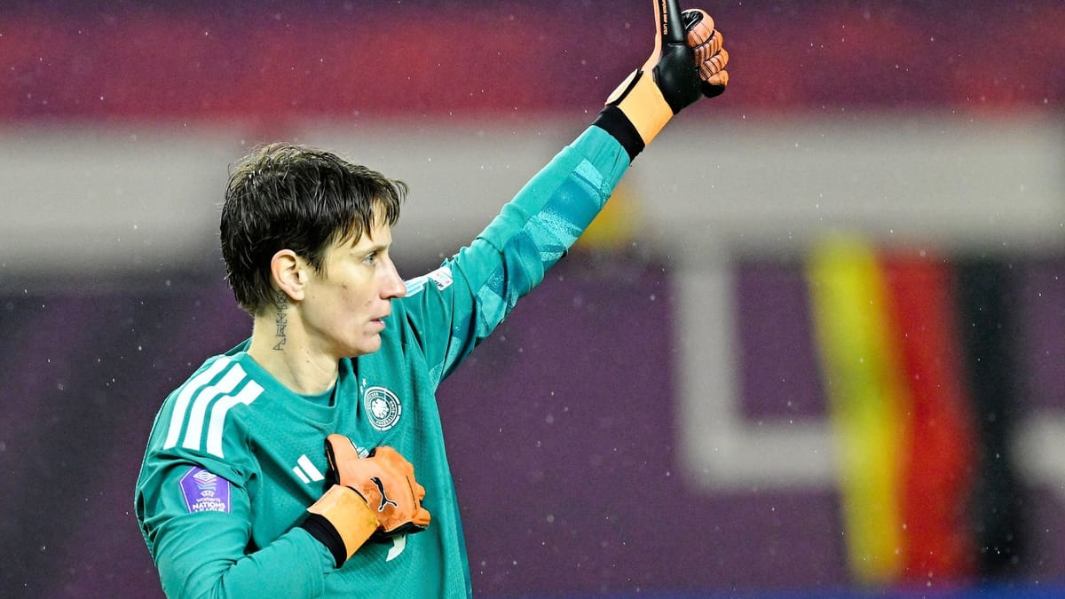 Fokus auf Trophäe: Keeperin Berger spricht über DFB-Zukunft