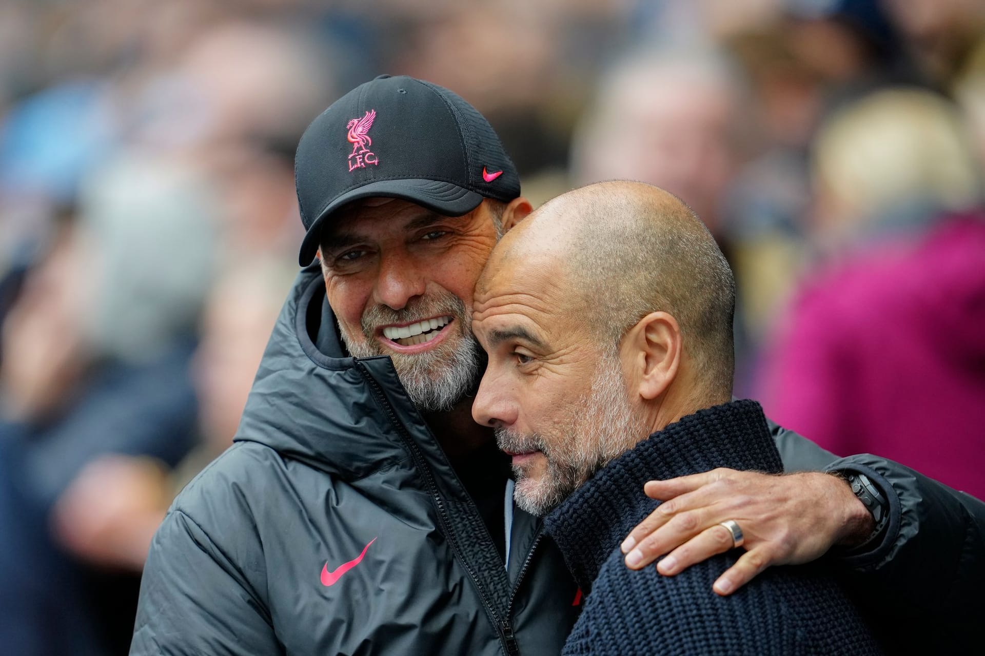 Jürgen Klopp (l) und Pep Guardiola