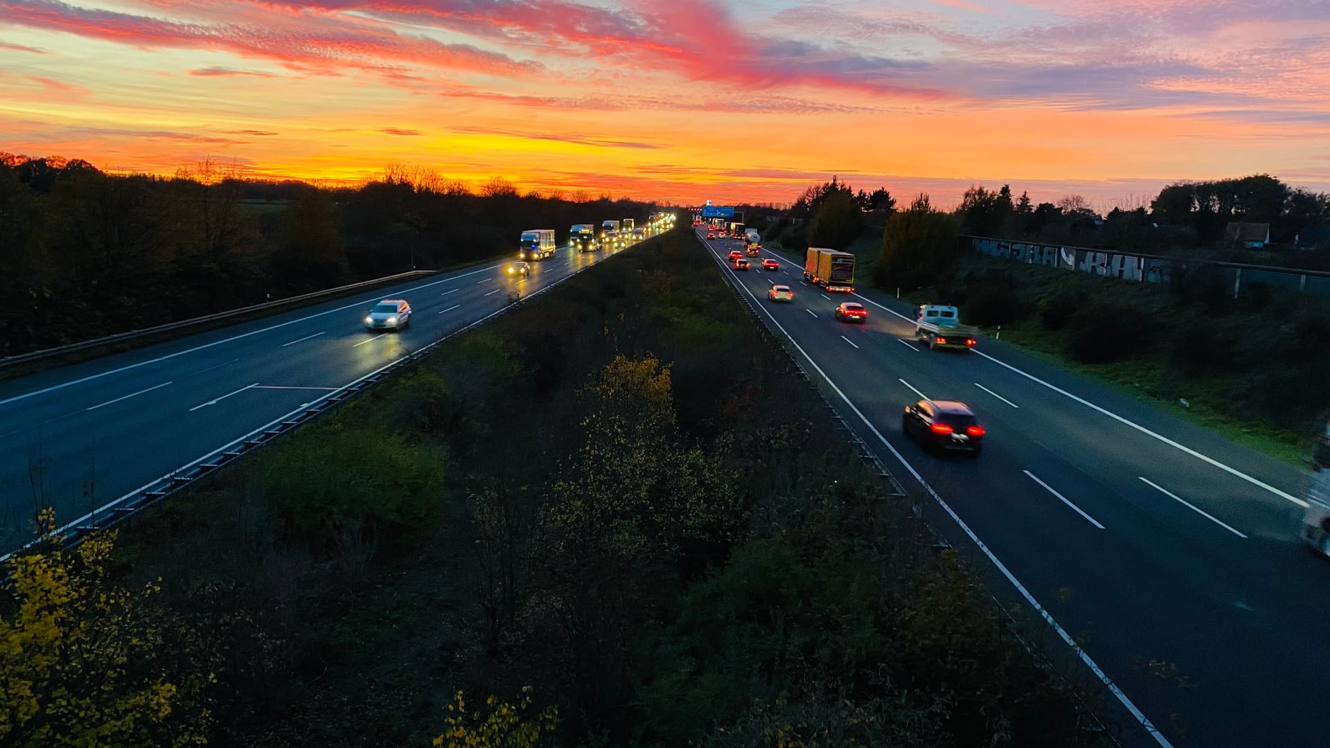 Die A2 bei Braunschweig (Symbolbild): Bauarbeiten stehen diese Woche an. Die A2 bei Braunschweig (Symbolbild): Bauarbeiten stehen diese Woche an.