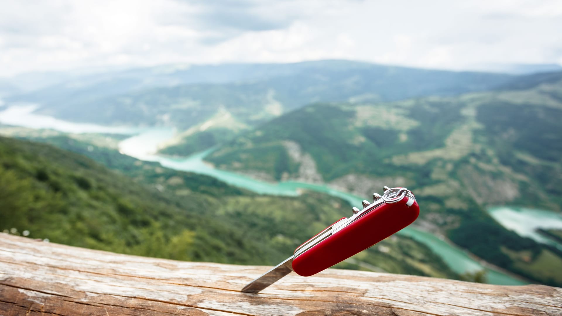 Mit einem Schweizer Taschenmesser ist man auf zahlreiche Probleme des Alltags gut vorbereitet.