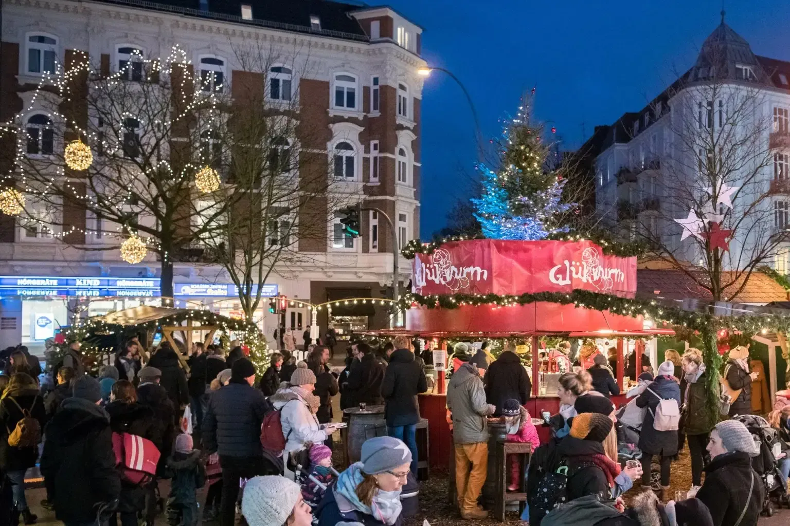 Weihnachtsbummel in Eppendorf: Der Weihnachtsmarkt lockt vor allem Anwohner.
