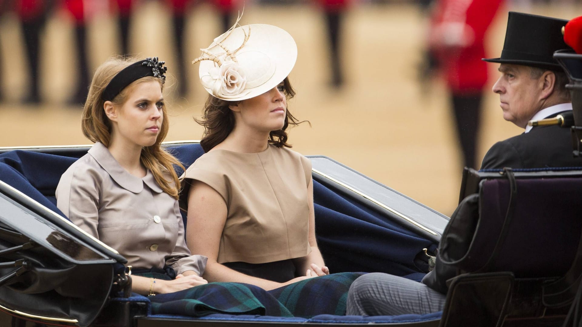 Prinzessin Beatrice, Prinzessin Eugenie und Andrew Mountbatton-Windsor: Die Schwestern sind die einzigen Kinder des ehemaligen Prinzen.