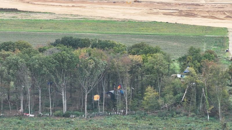 urn:newsml:dpa.com:20090101:251118-935-962328 urn:newsml:dpa.com:20090101:251118-935-962328