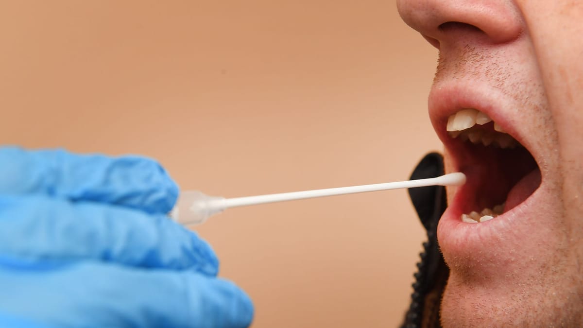 Mann schickt Freund zum Vaterschaftstest und fliegt auf