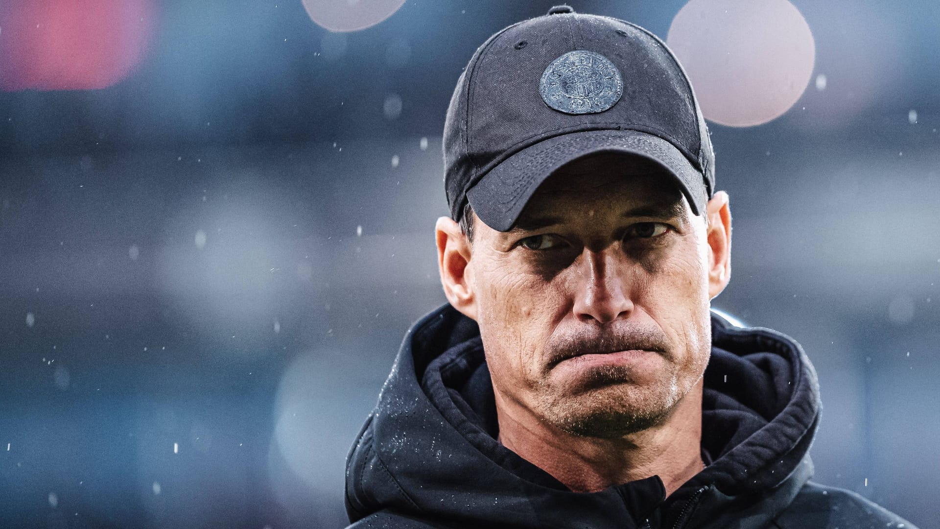 Alexander Blessin: Der Trainer des FC St. Pauli steckt mit seinem Team in der Ergebniskrise. Alexander Blessin: Der Trainer des FC St. Pauli steckt mit seinem Team in der Ergebniskrise.