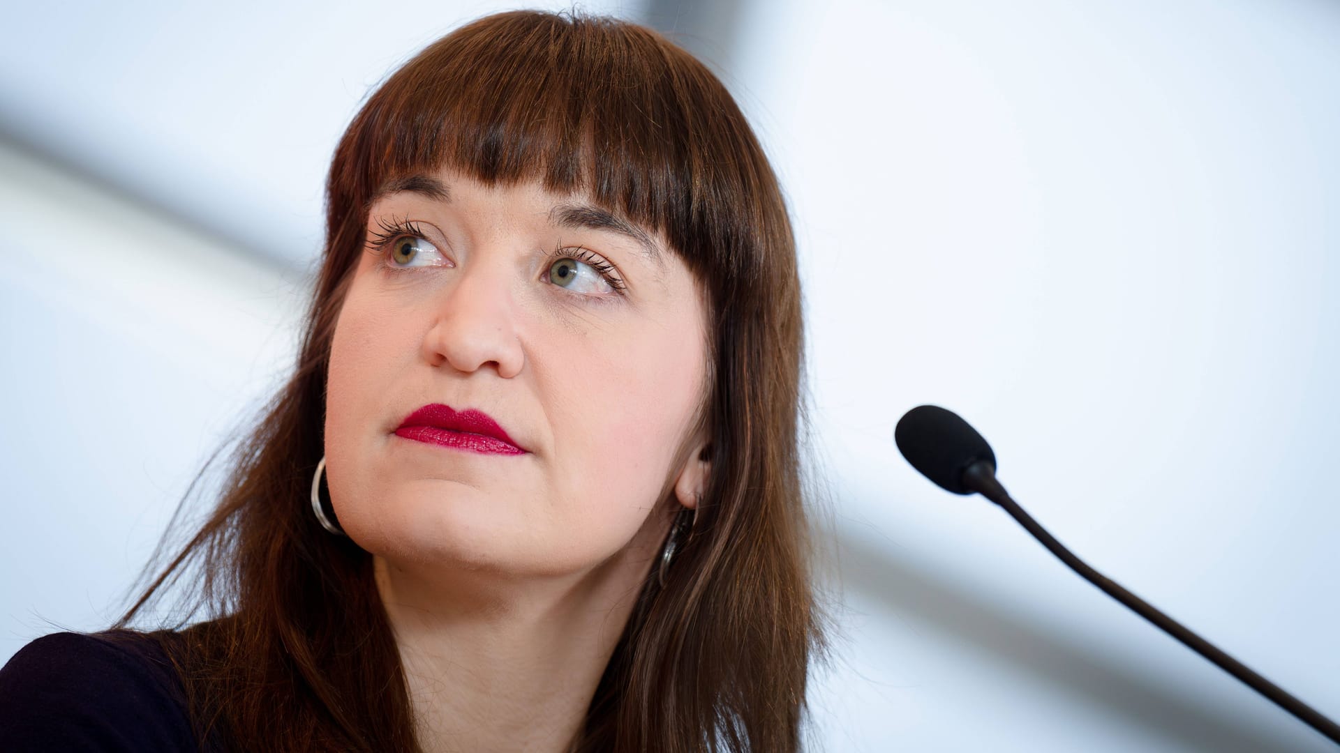 Heidi Reichinnek, Die Linke, bei einer Presseveranstaltung (Archivfoto): Die Vorsitzende der Linksfraktion im Bundestag sieht im Beitrag des Professors eine Verharmlosung von Gewalt gegen Frauen. Heidi Reichinnek, Die Linke, bei einer Presseveranstaltung (Archivfoto): Die Vorsitzende der Linksfraktion im Bundestag sieht im Beitrag des Professors eine Verharmlosung von Gewalt gegen Frauen.