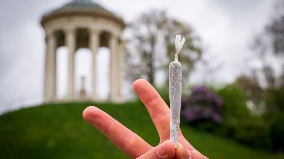 Klage gegen Kiff-Verbot im Englischen Garten