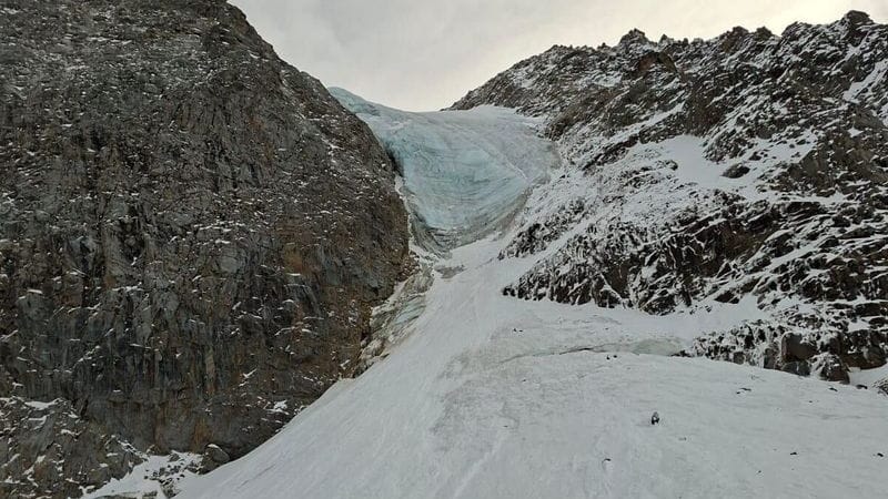 Blick auf einen Teil der Vertainspitze nach einem Lawinenabgang.