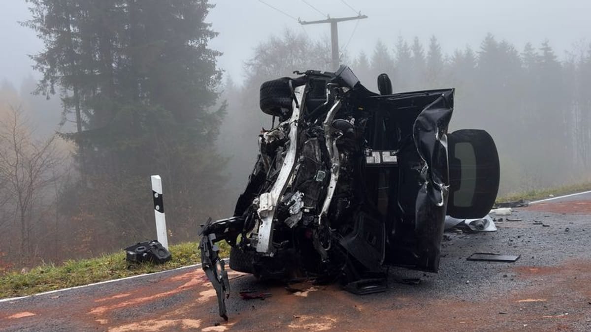Unfall bei Wildflecken in Unterfranken: 2 Tote – Polizei Bayern ermittelt