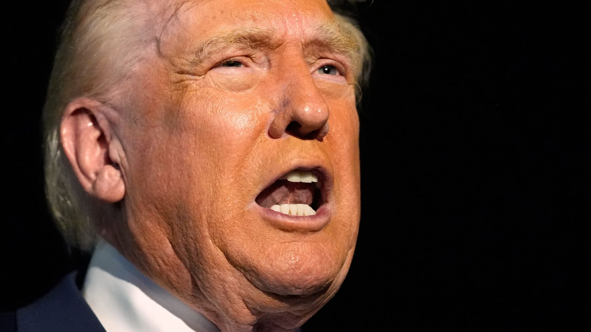 Donald Trump sucht in der Epstein-Affäre sein Heil nun wohl in der Offensive. Donald Trump sucht in der Epstein-Affäre sein Heil nun wohl in der Offensive.